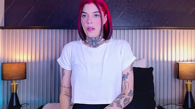 Snapshot of Meganreed_ chatting on 05.28.26 Meganreed online show from 05.28.26