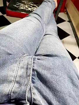 anis3g4 online show from 10.06.25