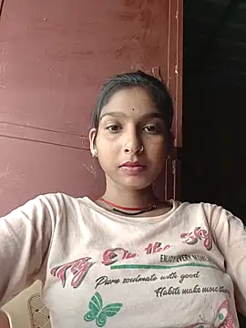 Snapshot of Yatiksha_Beby chatting on 10.14.25 Yatiksha Beby online show from 10.14.25