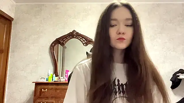 Pikmigirl18 online show from 09.26.25