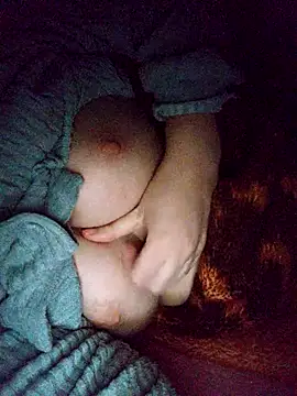 Snapshot of CHahed-5 chatting on 12.02.25 CHahed-5 online show from 12.02.25