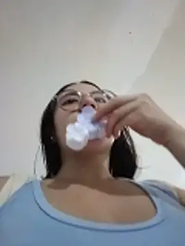 Snapshot of Bella_Sumers chatting on 05.18.26 Bella Sumers online show from 05.18.26
