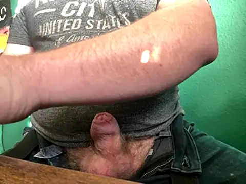 AverageBloke93 online show from 11.17.25