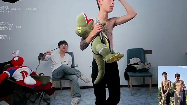 Snapshot of Acuteman chatting on 10.20.25 Acuteman online show from 10.20.25