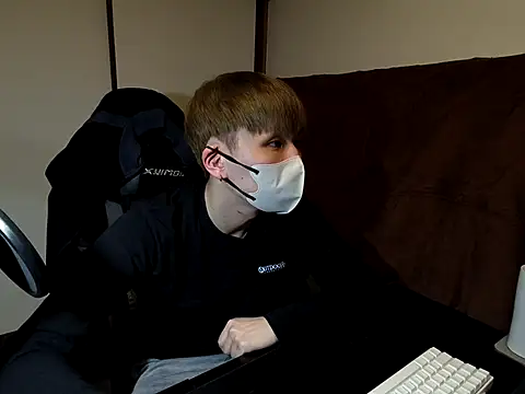 yuton 2525 online show from 04.12.26