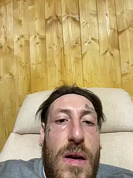 Snapshot of dennis89768 chatting on 03.01.26 dennis89768 online show from 03.01.26