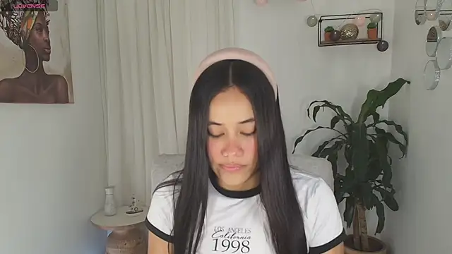 Snapshot of AlisxxnFx chatting on 09.19.25 AlisxxnFx online show from 09.19.25