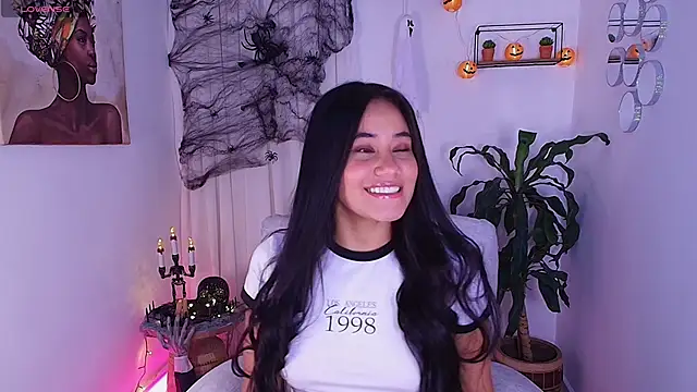 Snapshot of AlisxxnFx chatting on 10.02.25 AlisxxnFx online show from 10.02.25