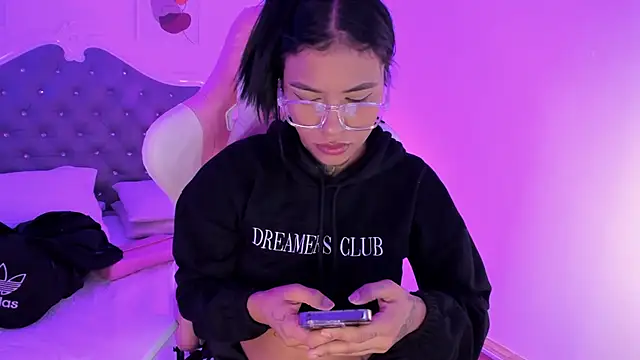  Sharloth  online show from 09.22.25