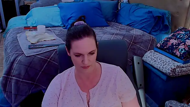 Snapshot of ninajaymes chatting on 06.11.26 ninajaymes online show from 06.11.26
