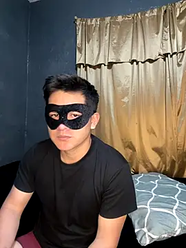 Snapshot of LiaDravenX chatting on 09.21.25 LiaDravenX online show from 09.21.25