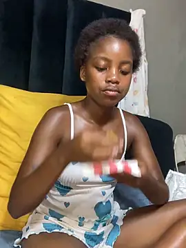 Littlebunny33 online show from 04.04.26