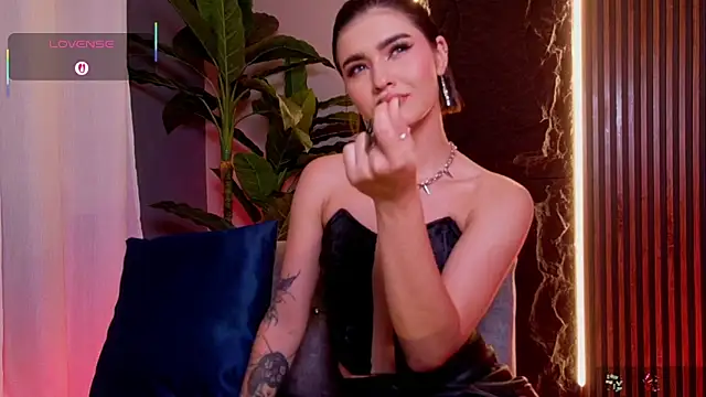 Snapshot of La_Diabla_111_ chatting on 10.02.25 La Diabla 111  online show from 10.02.25