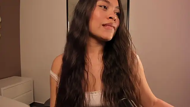 Snapshot of allie_bruce chatting on 05.06.26 allie bruce online show from 05.06.26