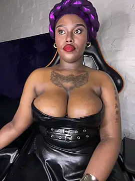 Snapshot of QUEEN_NOBUHLE_777 chatting on 02.19.26 QUEEN NOBUHLE 777 online show from 02.19.26