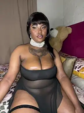 Snapshot of QUEEN_NOBUHLE_777 chatting on 05.21.26 QUEEN NOBUHLE 777 online show from 05.21.26