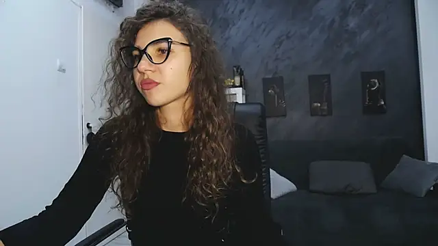 Snapshot of bigbuttjeny chatting on 10.05.25 bigbuttjeny online show from 10.05.25