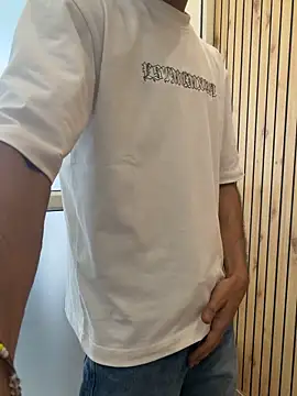 Snapshot of doctorinAction chatting on 04.12.26 doctorinAction online show from 04.12.26