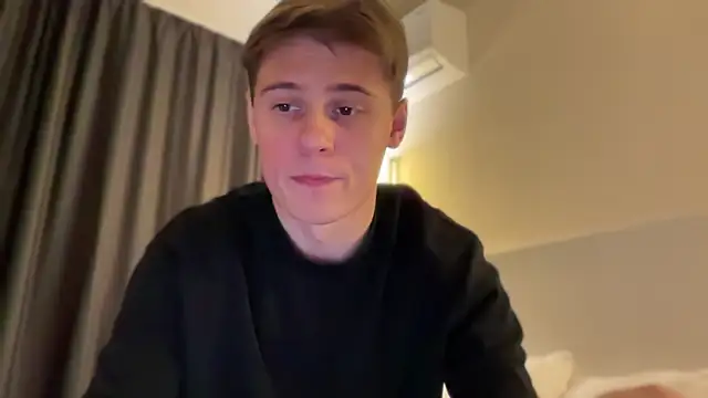 Snapshot of Tyler_Garner chatting on 10.18.25 Tyler Garner online show from 10.18.25