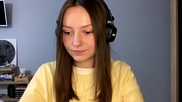 Snapshot of SoulHiperAgne_ chatting on 10.25.25 SoulHiperAgne  online show from 10.25.25