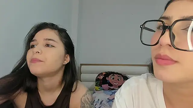 Snapshot of Sweet_and_Rous0 chatting on 04.30.26 Sweet and Rous0 online show from 04.30.26
