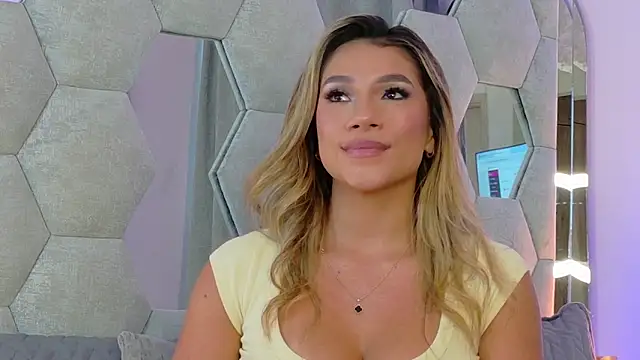 Snapshot of NicoleArmani chatting on 02.06.26 NicoleArmani online show from 02.06.26