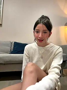 Snapshot of Min_junn chatting on 11.18.25 Min junn online show from 11.18.25