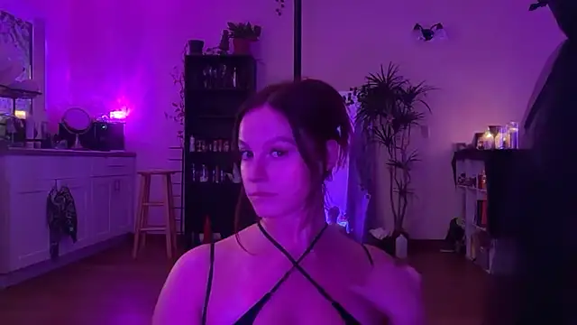 Snapshot of 7theSorceress chatting on 10.18.25 7theSorceress online show from 10.18.25