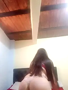 Snapshot of vanessalovetrip chatting on 09.24.25 vanessalovetrip online show from 09.24.25