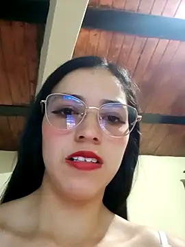 Snapshot of vanessalovetrip chatting on 10.14.25 vanessalovetrip online show from 10.14.25