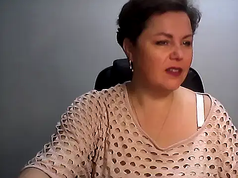 EllaLove2277 online show from 10.28.25