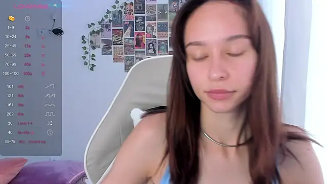 Snapshot of _Alissaa chatting on 10.12.25 Alissaa online show from 10.12.25