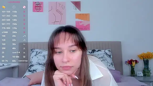 Snapshot of _Alissaa chatting on 04.06.26 Alissaa online show from 04.06.26