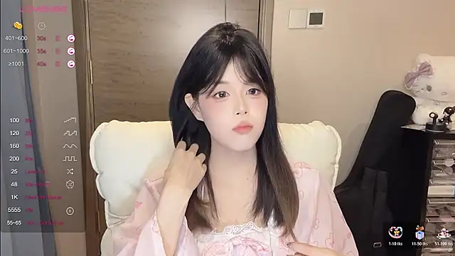 Koi-00 online show from 11.05.25