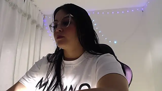 Snapshot of amberbakee chatting on 05.26.26 amberbakee online show from 05.26.26