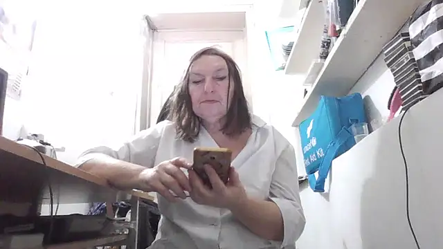 AnnaLive570 online show from 12.23.25