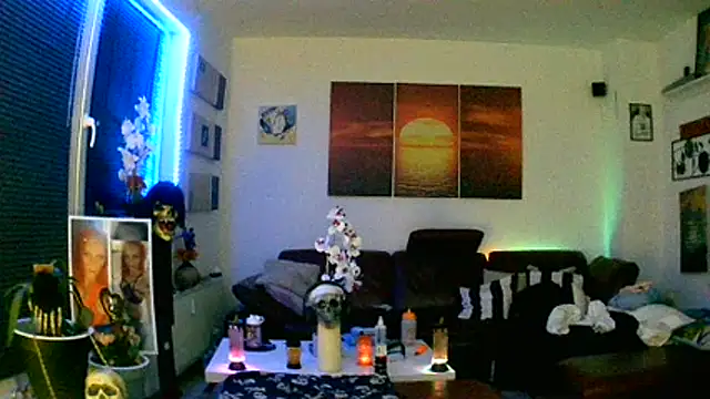 hellgirl1980 online show from 11.05.25