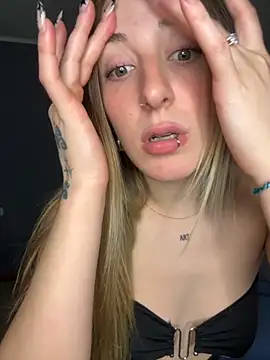 Sashailardi online show from 10.08.25