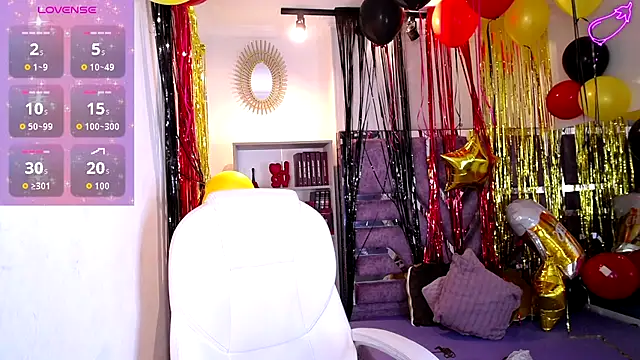 Eva Walker  online show from 09.26.25