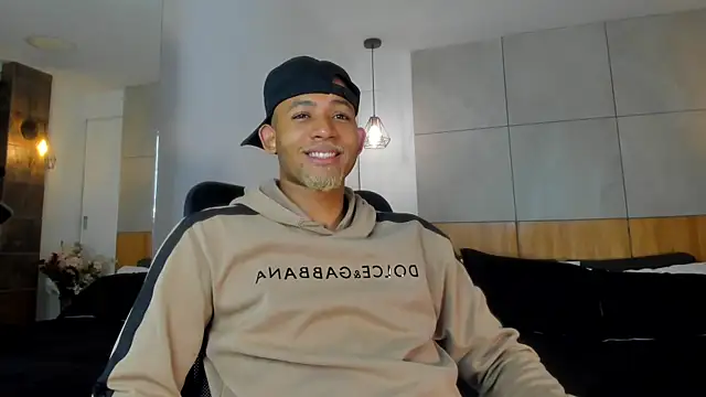 Snapshot of B_Wild chatting on 06.04.26 B Wild online show from 06.04.26