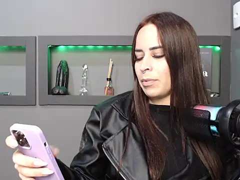 Snapshot of GuriaHot chatting on 09.11.25 GuriaHot online show from 09.11.25