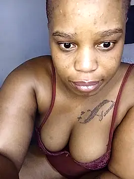 Snapshot of ThickAmy chatting on 09.19.25 ThickAmy online show from 09.19.25