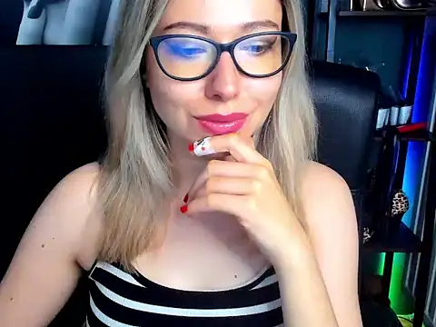 Snapshot of loveHeidi chatting on 07.08.26 loveHeidi online show from 07.08.26