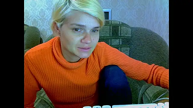 SaraSnow  online show from 11.25.25