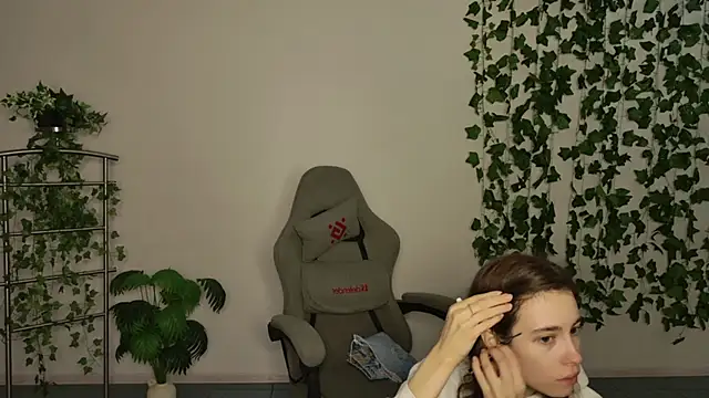 Yoka paradoXXX online show from 09.17.25