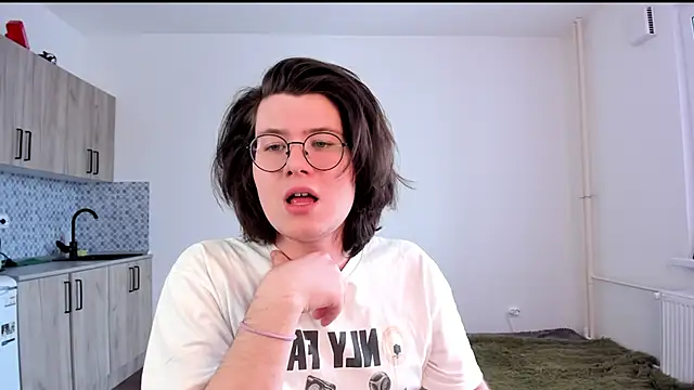 Snapshot of Derek_Shameless chatting on 02.17.26 Derek Shameless online show from 02.17.26