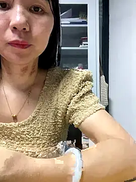 Snapshot of xiaonan- chatting on 09.17.25 xiaonan- online show from 09.17.25