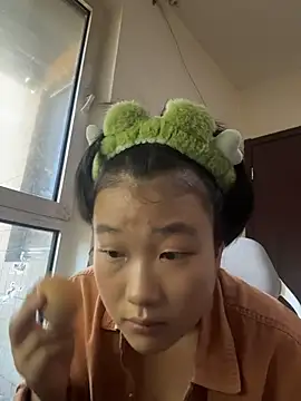 Snapshot of Fengbaby-555 chatting on 11.25.25 Fengbaby-555 online show from 11.25.25