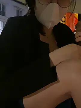 Snapshot of Newpussy_at_strip chatting on 10.31.25 Newpussy at strip online show from 10.31.25