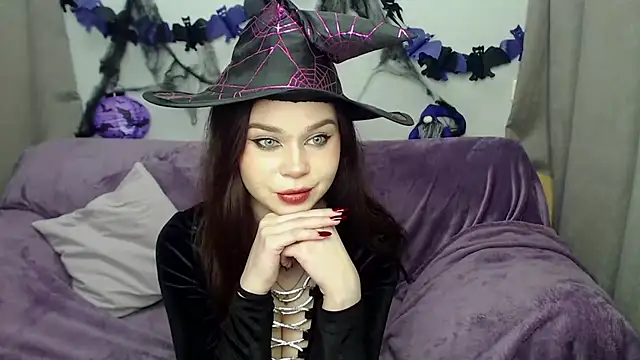 GloriyaDre online show from 10.31.25